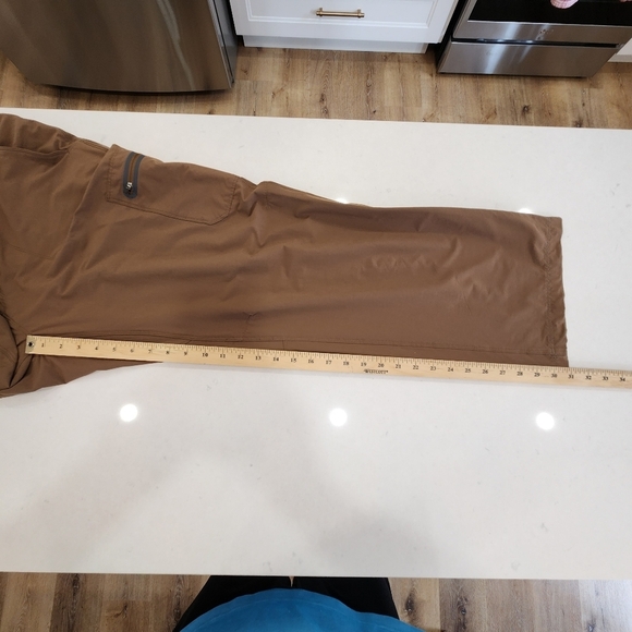LL Bean Cresta Hiking Pants Brown Water Resistant Outdoor Nylon Mens 36x… - Picture 9 of 11